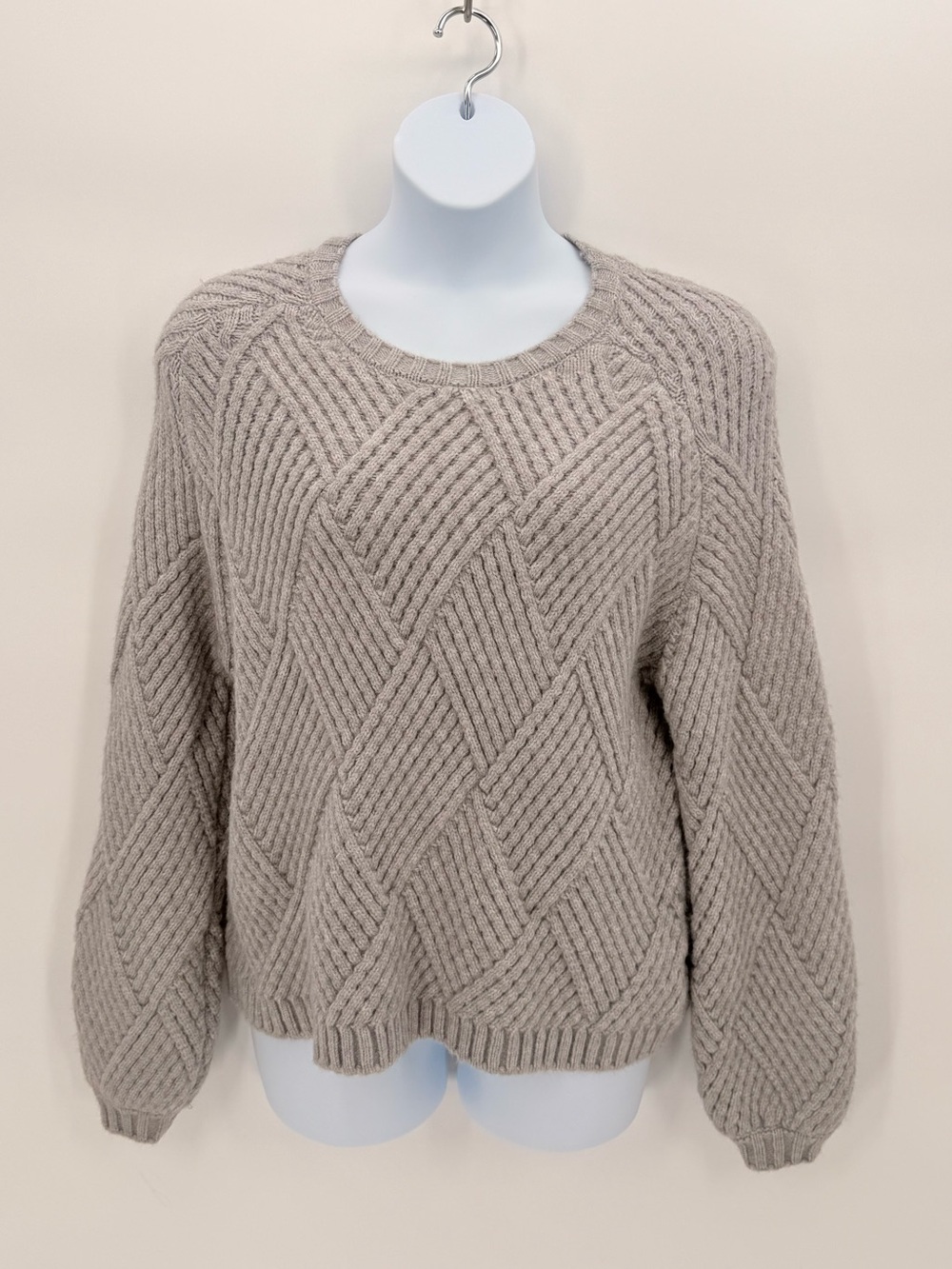 ELODIE Diamond Knit Crewneck Sweater Heather Grey Medium NWT - Picture 2 of 7